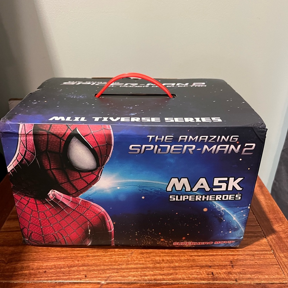 Spider-Man Mask - Picture 7 of 8